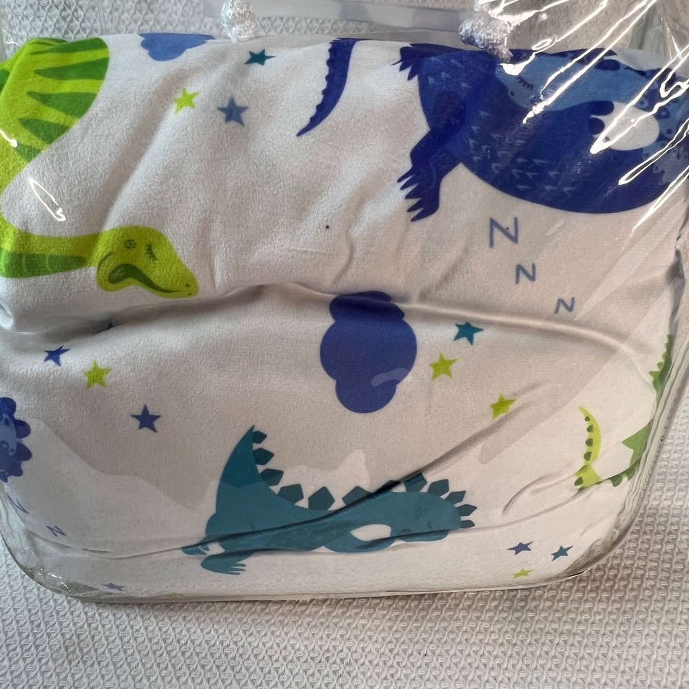 Sweetzer & Orange CareHug Kids Weighted Blanket 5 lbs Sleepy Dinosaurs Blue - Picture 3 of 4